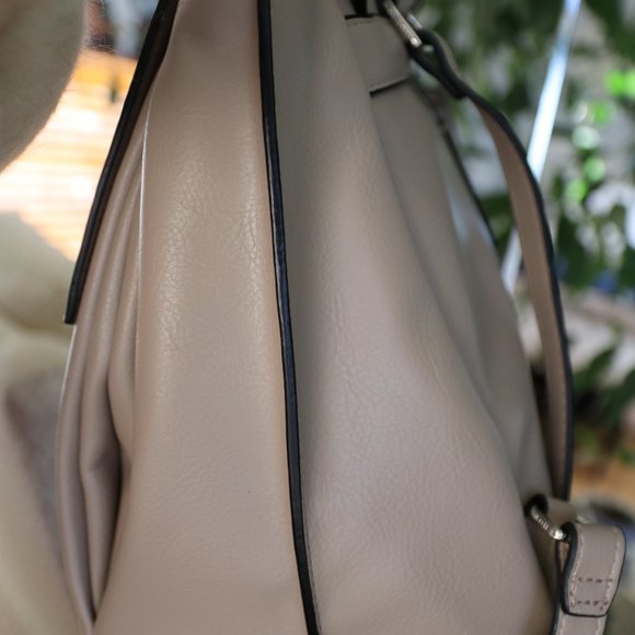 NWT-Reaction Kenneth Cole Back Pack & Wallet Set - Picture 9 of 17